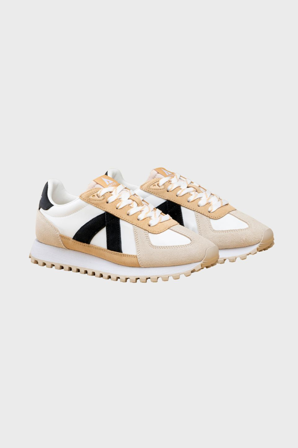 Gate Sneakers