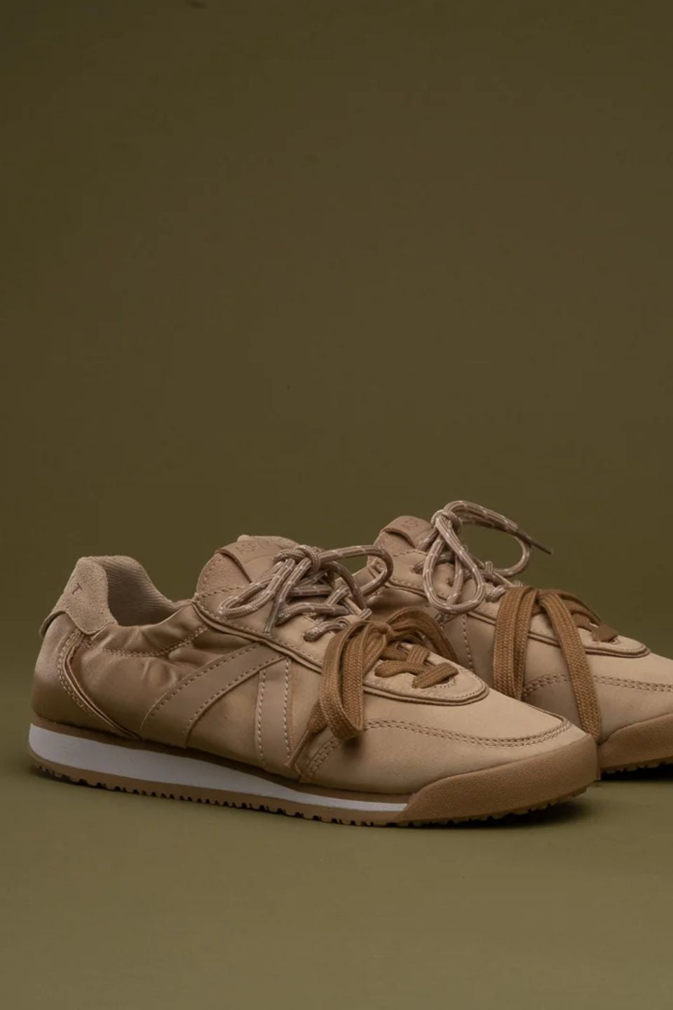 Grace Sneakers