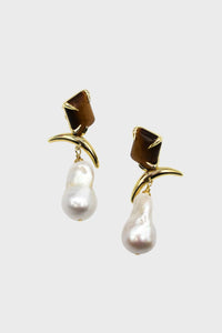 Monument Statement Pearl Earrings
