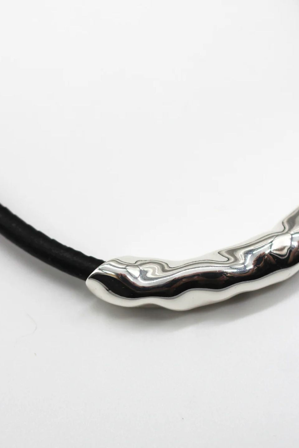 Summit Leather Choker